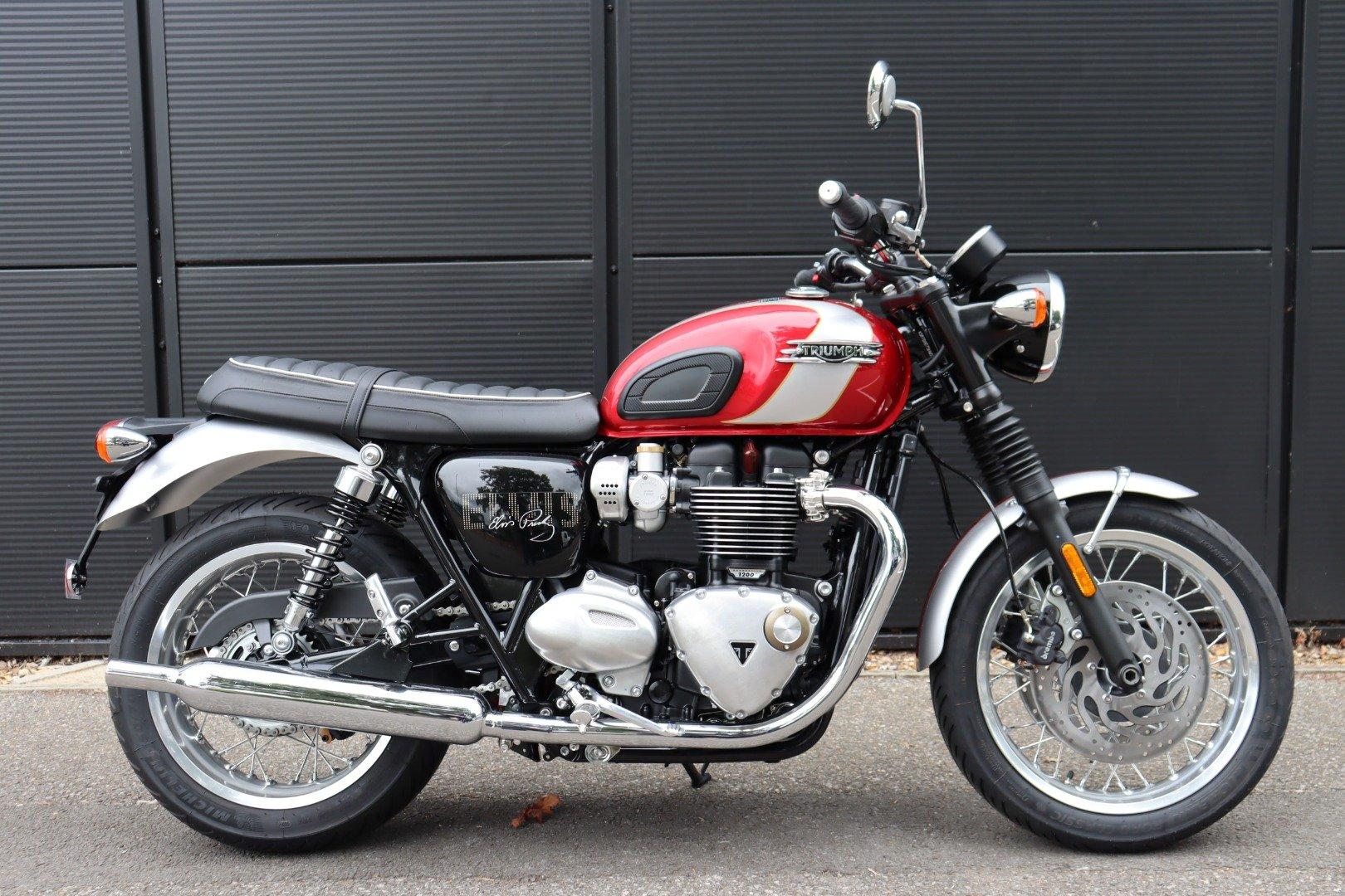 Triumph bikes for sale in London AutoTrader Bikes